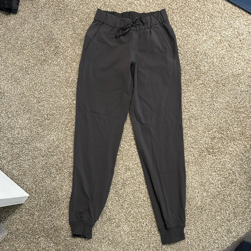 Grey lululemon stretch high rise jogger